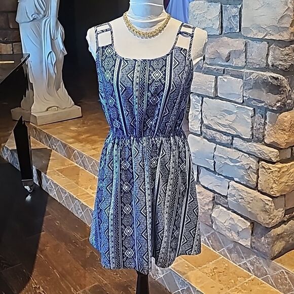 Strappy sundress size medium by Miss Daisy - Picture 2 of 10